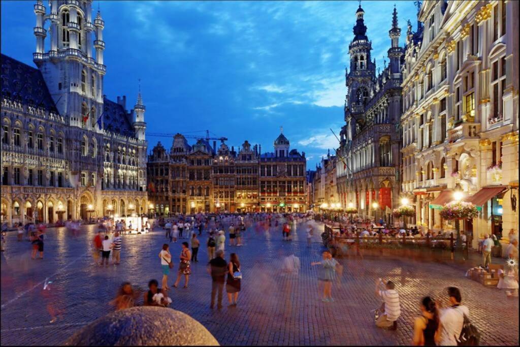 En Plein Coeur De Bruxelles. Superbe Duplex.A Voir! Ngoại thất bức ảnh