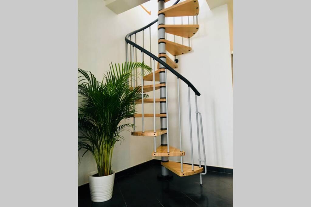 En Plein Coeur De Bruxelles. Superbe Duplex.A Voir! Ngoại thất bức ảnh