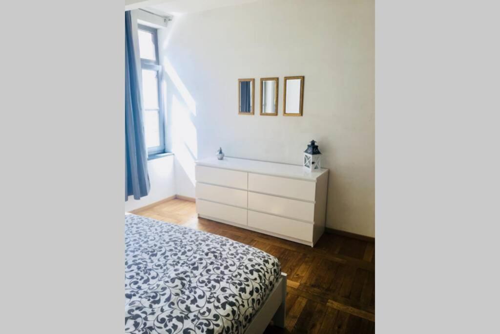 En Plein Coeur De Bruxelles. Superbe Duplex.A Voir! Ngoại thất bức ảnh